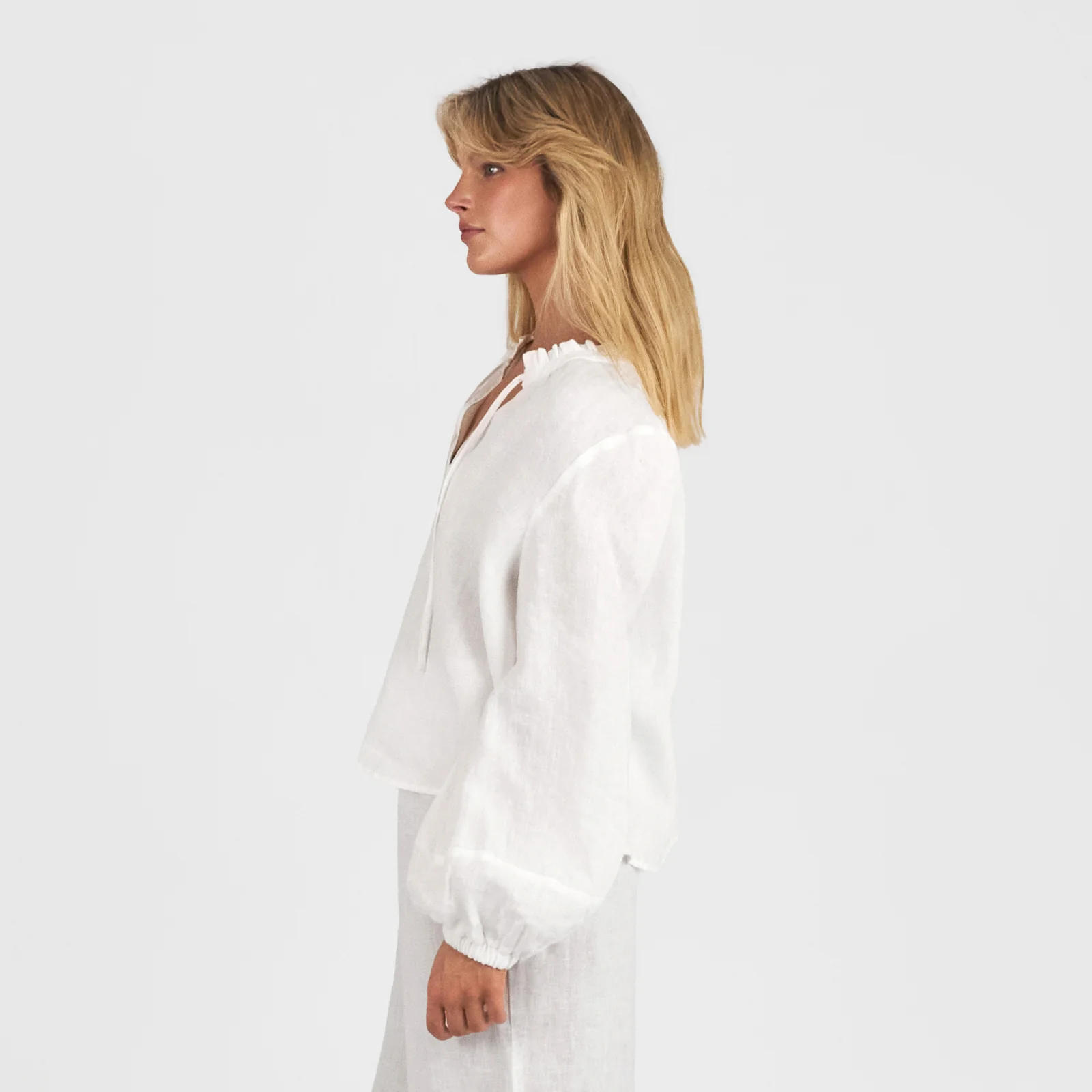 French Flax Linen The Artist Shirt in White - Image 4